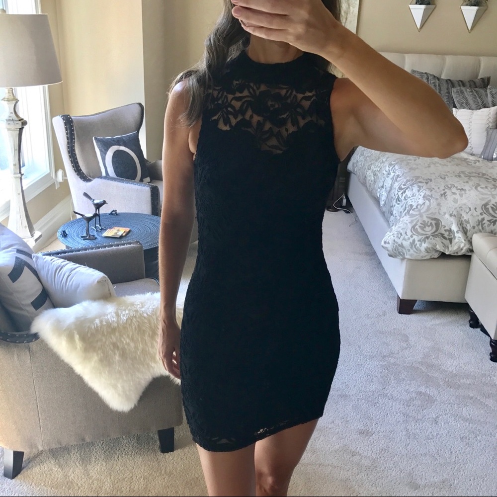 Black lace sleeveless date night dress size small